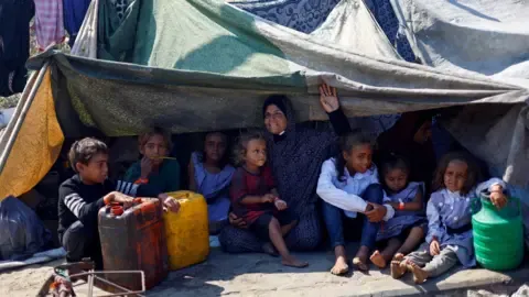 Cataclysmic Conditions within Gaza City while Israeli Tanks Continue Operations